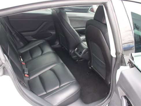 Used 2020 Tesla Model 3 Standard Range Plus image 13