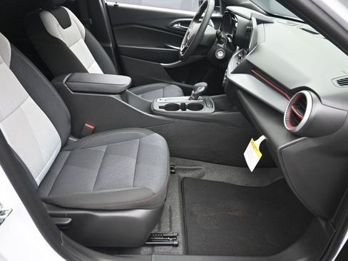 New 2026 Chevrolet Trax RS FWD image 7