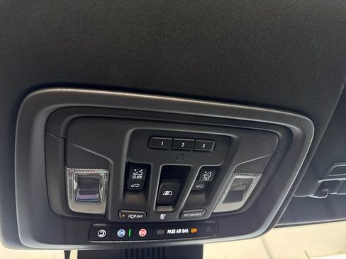 Used 2024 Chevrolet Silverado 2500 ZR2 w/ Technology Package AWD/4WD image 27
