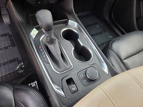 Certified 2023 Chevrolet Traverse LS FWD image 27