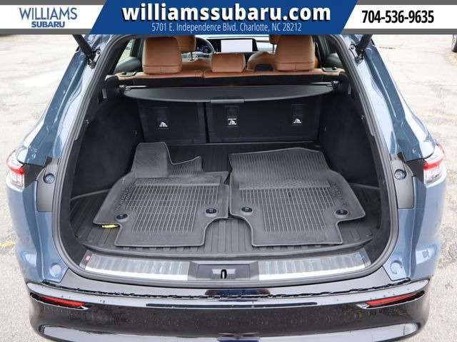 Used 2025 Toyota Crown Signia AWD/4WD image 31