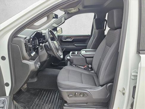 Used 2025 Chevrolet Silverado 1500 LT image 16