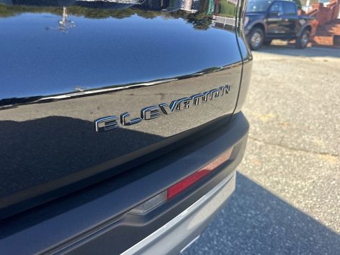 Used 2025 GMC Acadia Elevation image 32