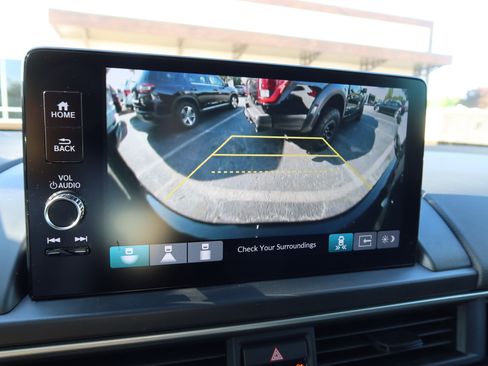 Certified 2025 Honda Pilot Touring image 20