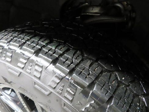 Used 2024 GMC Sierra 1500 Elevation w/ LPO, Elevation Black Package image 7