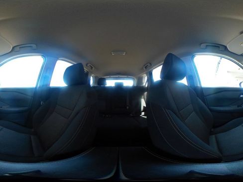 Used 2025 Nissan Rogue SV FWD image 39