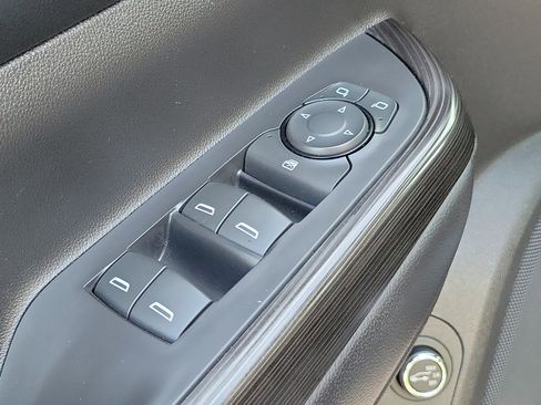 Used 2018 GMC Acadia SLT image 25