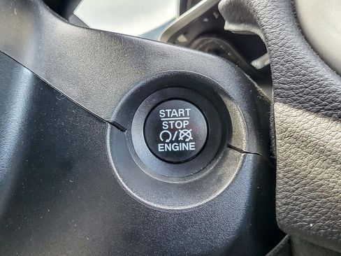 Used 2021 Jeep Compass Latitude AWD/4WD image 18
