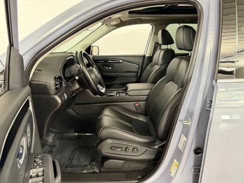 Used 2023 Honda Pilot Touring image 11