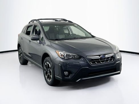 Used 2022 Subaru Crosstrek 2.0i Premium w/ Moonroof Package image 3