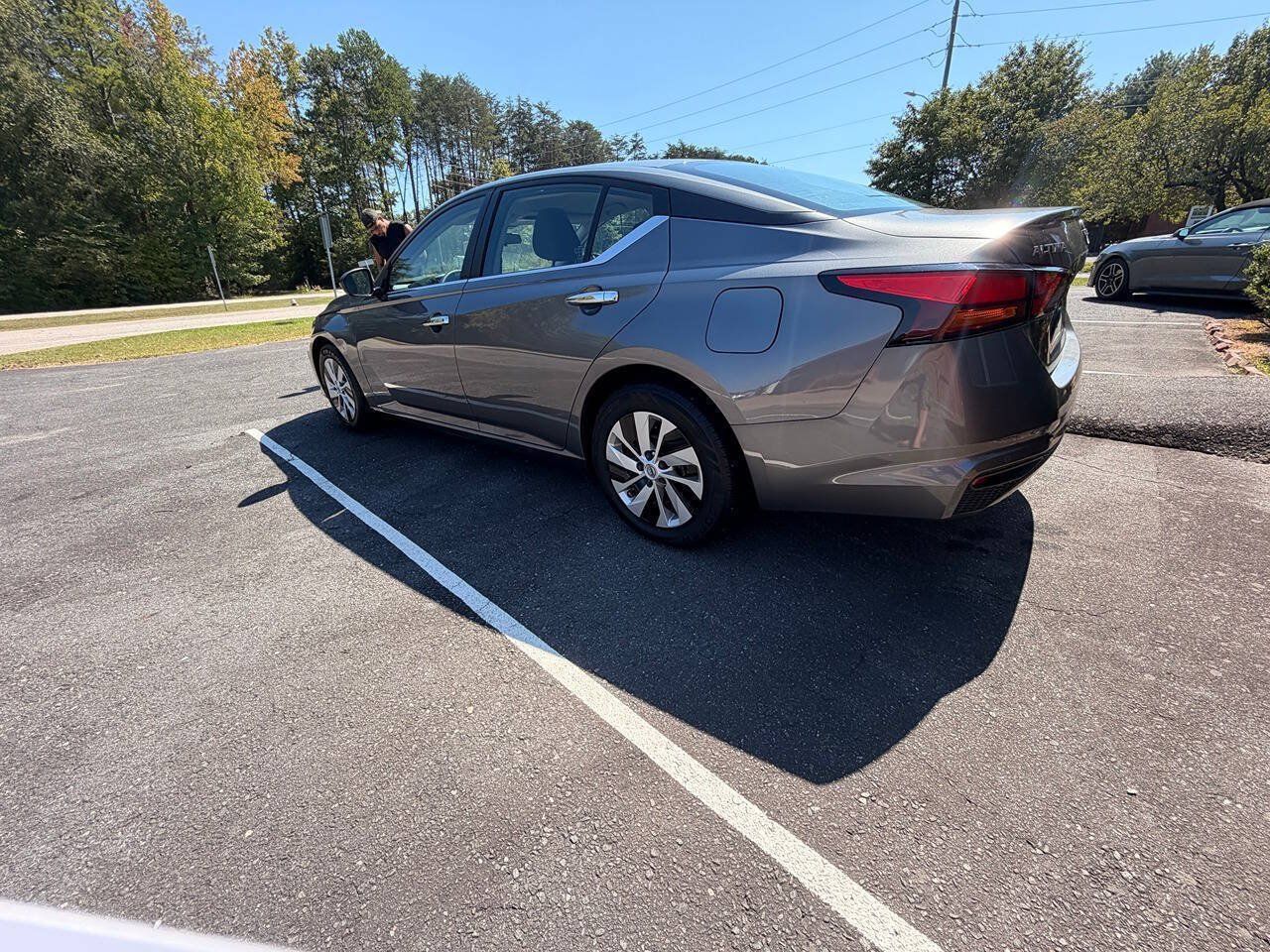 Used 2024 Nissan Altima 2.5 S FWD image 8