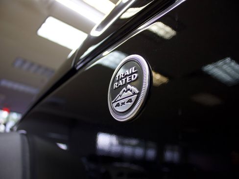 Used 2018 Jeep Wrangler Unlimited Sport w/ Connectivity Group image 21