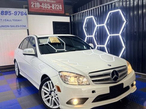 Used 2009 Mercedes-Benz C 300 Sedan image 2
