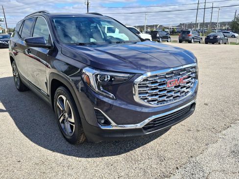 Used 2019 GMC Terrain SLT w/ Preferred Package FWD image 4