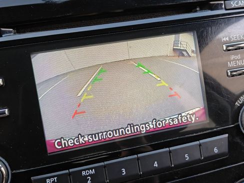 Used 2017 Nissan Rogue S AWD/4WD image 22