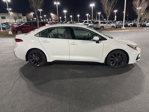 Used 2025 Toyota Corolla SE image 5