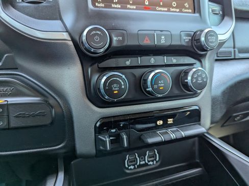 Used 2020 RAM 2500 Big Horn w/ Level 1 Equipment Group AWD/4WD image 23