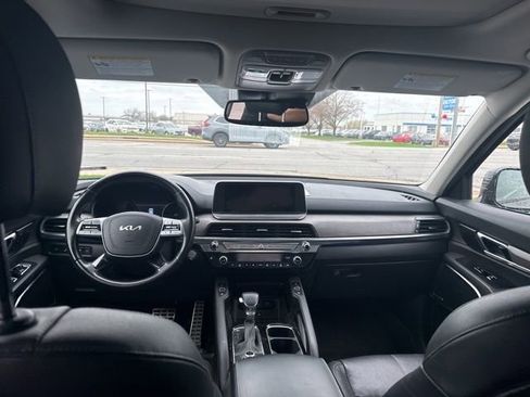 Certified 2022 Kia Telluride SX w/ Nightfall Edition Package image 9