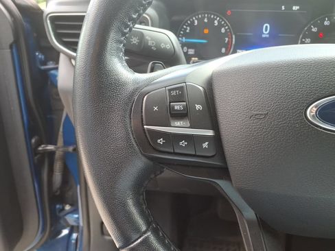 Used 2020 Ford Explorer XLT w/ Equipment Group 202A AWD/4WD image 18