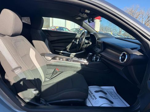 Used 2019 Chevrolet Camaro LT image 14