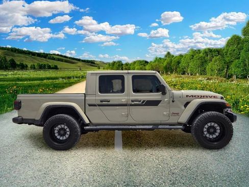 Certified 2020 Jeep Gladiator Mojave AWD/4WD image 7