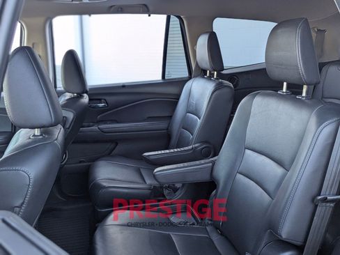 Used 2019 Honda Pilot Touring image 32