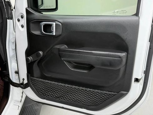 Used 2020 Jeep Wrangler Sport AWD/4WD image 16