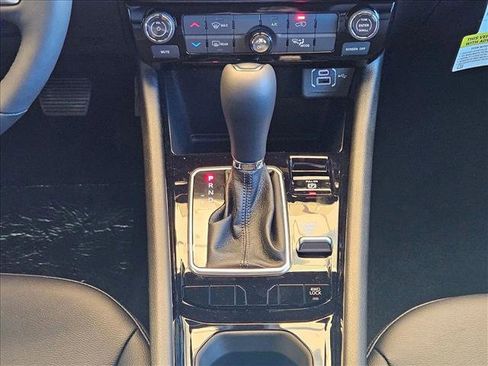 New 2026 Jeep Compass Latitude image 11