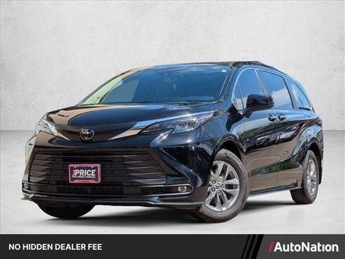 Used 2026 Toyota Sienna XLE AWD/4WD image 1