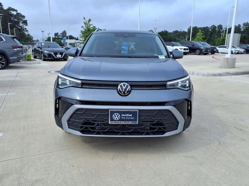 Certified 2025 Volkswagen Taos SE FWD image 2