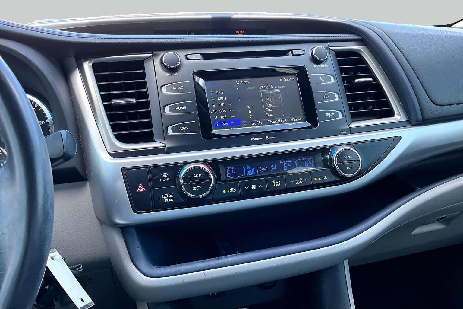 Used 2015 Toyota Highlander Plus FWD image 7