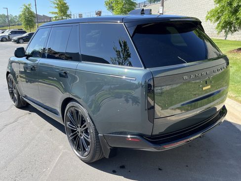 Used 2026 Land Rover Range Rover SE image 2