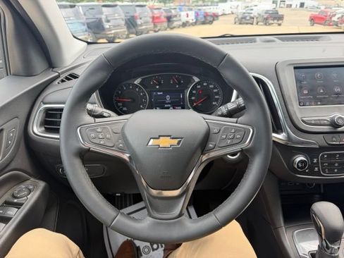 Used 2024 Chevrolet Equinox LT FWD image 28