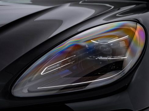 New 2026 Porsche Macan image 7