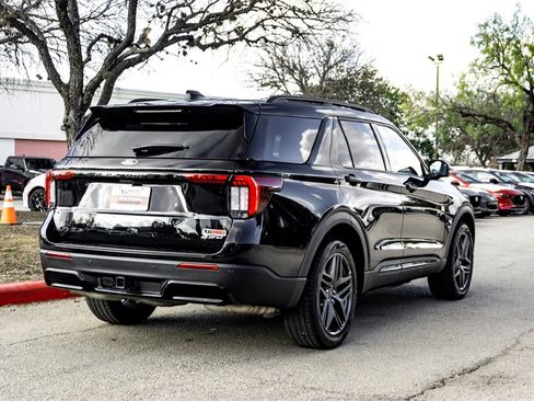 Used 2025 Ford Explorer ST-Line w/ ST-Line Street Pack image 5