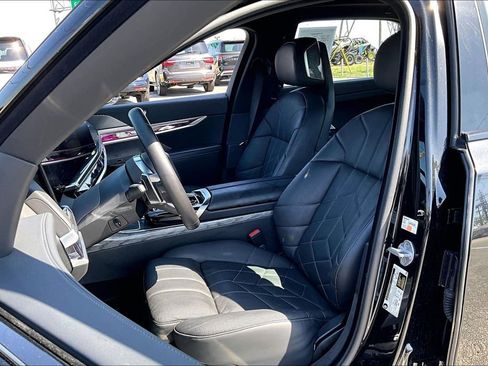 Used 2024 BMW 740i RWD image 33