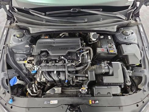 Used 2025 Hyundai Elantra SEL image 48