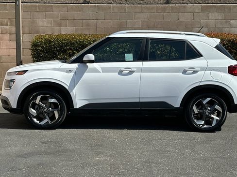 Used 2025 Hyundai Venue SEL FWD image 7