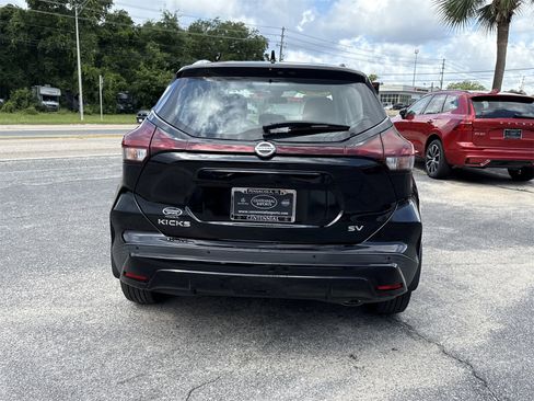 Used 2021 Nissan Kicks SV image 4