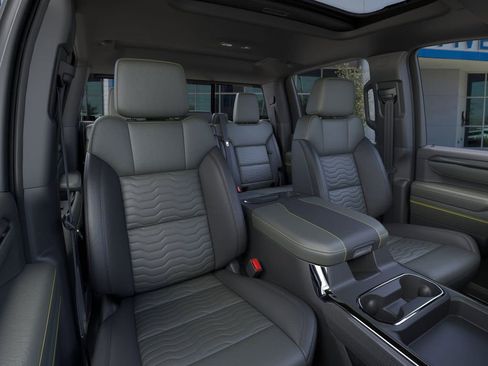 New 2026 Chevrolet Silverado 2500 ZR2 AWD/4WD image 16