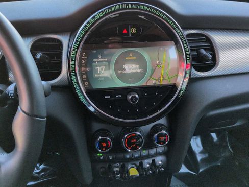 Certified 2024 MINI Cooper SE image 27