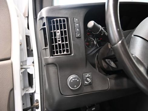 Used 2023 GMC Savana 3500 LS image 25