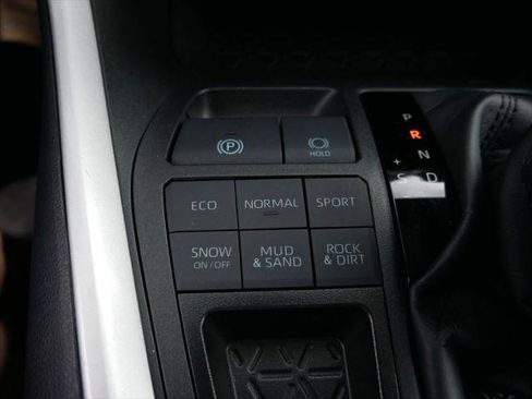 Certified 2025 Toyota RAV4 XLE AWD/4WD image 22