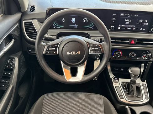 Used 2024 Kia Seltos LX AWD/4WD image 13