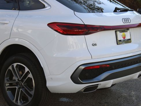 New 2025 Audi Q5 Premium image 17