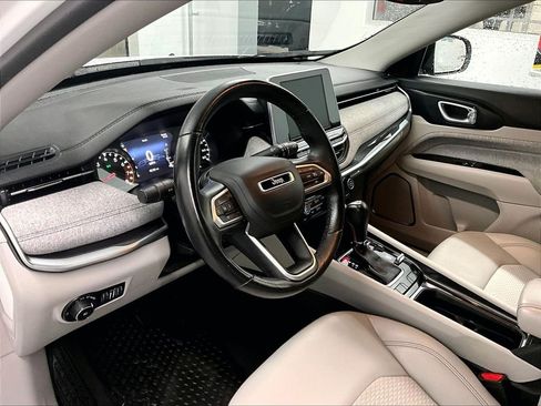 Used 2022 Jeep Compass Latitude w/ Convenience Group AWD/4WD image 8