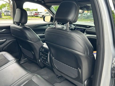 Certified 2024 Jeep Grand Cherokee Altitude image 37