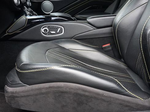 Used 2020 Aston Martin V8 Vantage Coupe RWD image 26