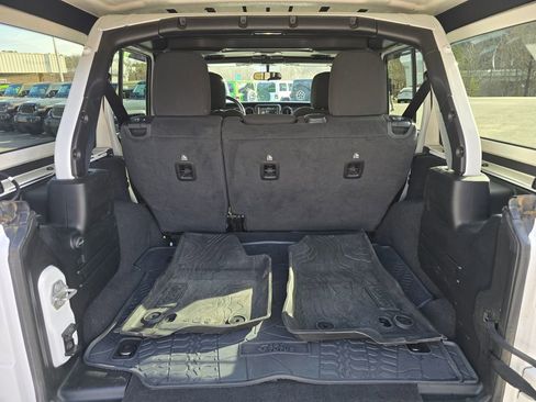 Used 2021 Jeep Wrangler Unlimited Sport image 11