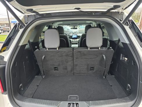 Used 2023 Ford Explorer XLT w/ Equipment Group 202A image 21